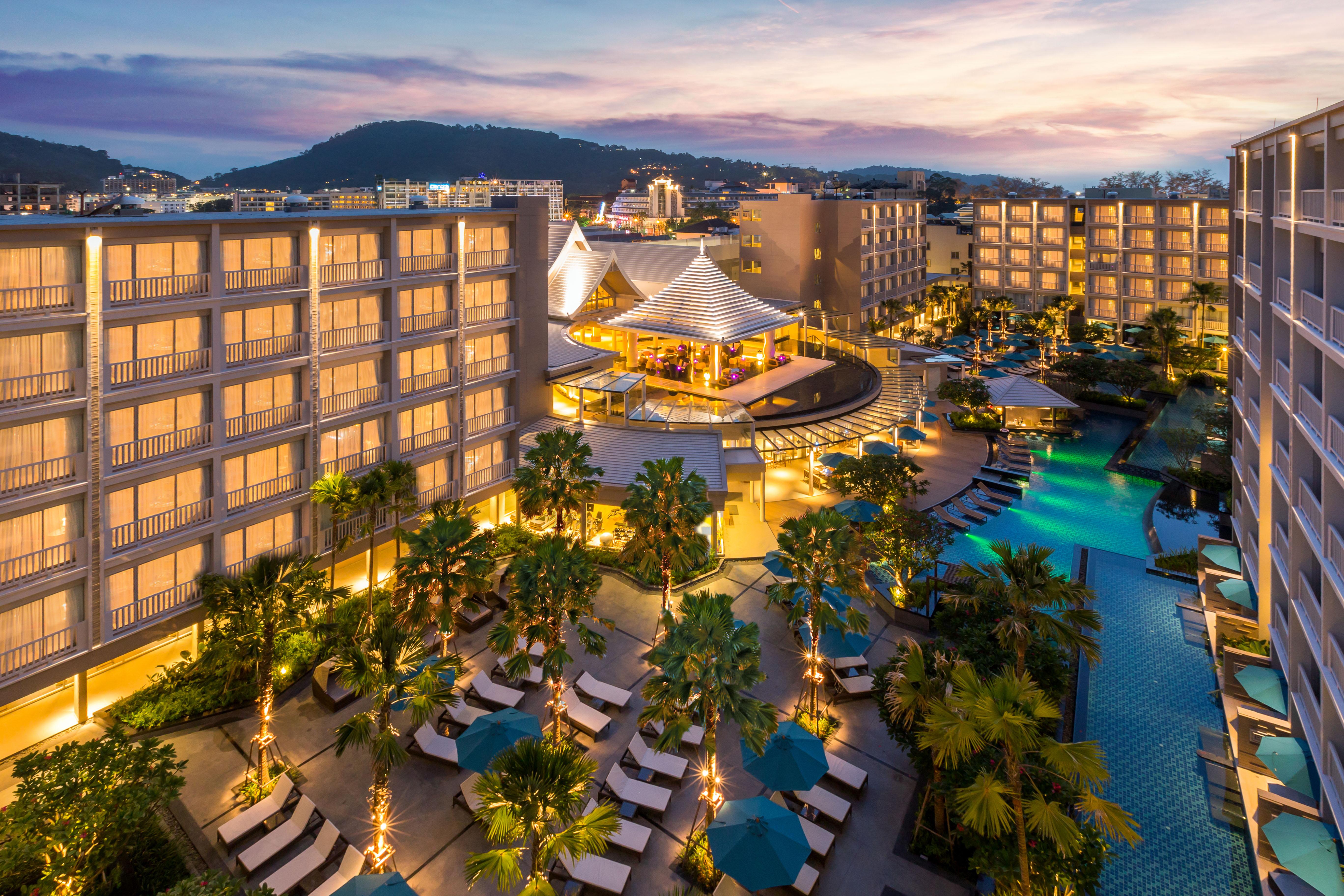 Grand Mercure Phuket Patong Ngoại thất bức ảnh Hilton Phuket Resort and Spa