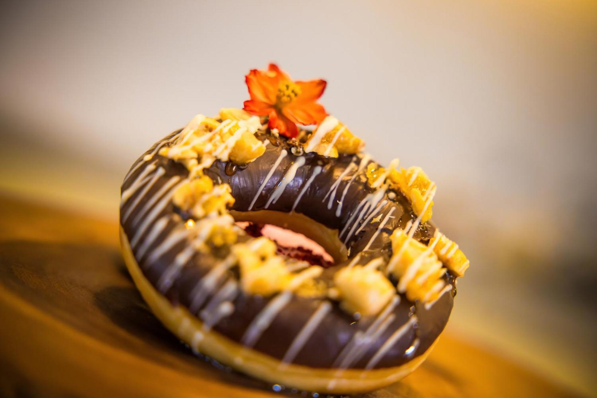 Grand Mercure Phuket Patong Ngoại thất bức ảnh A doughnut