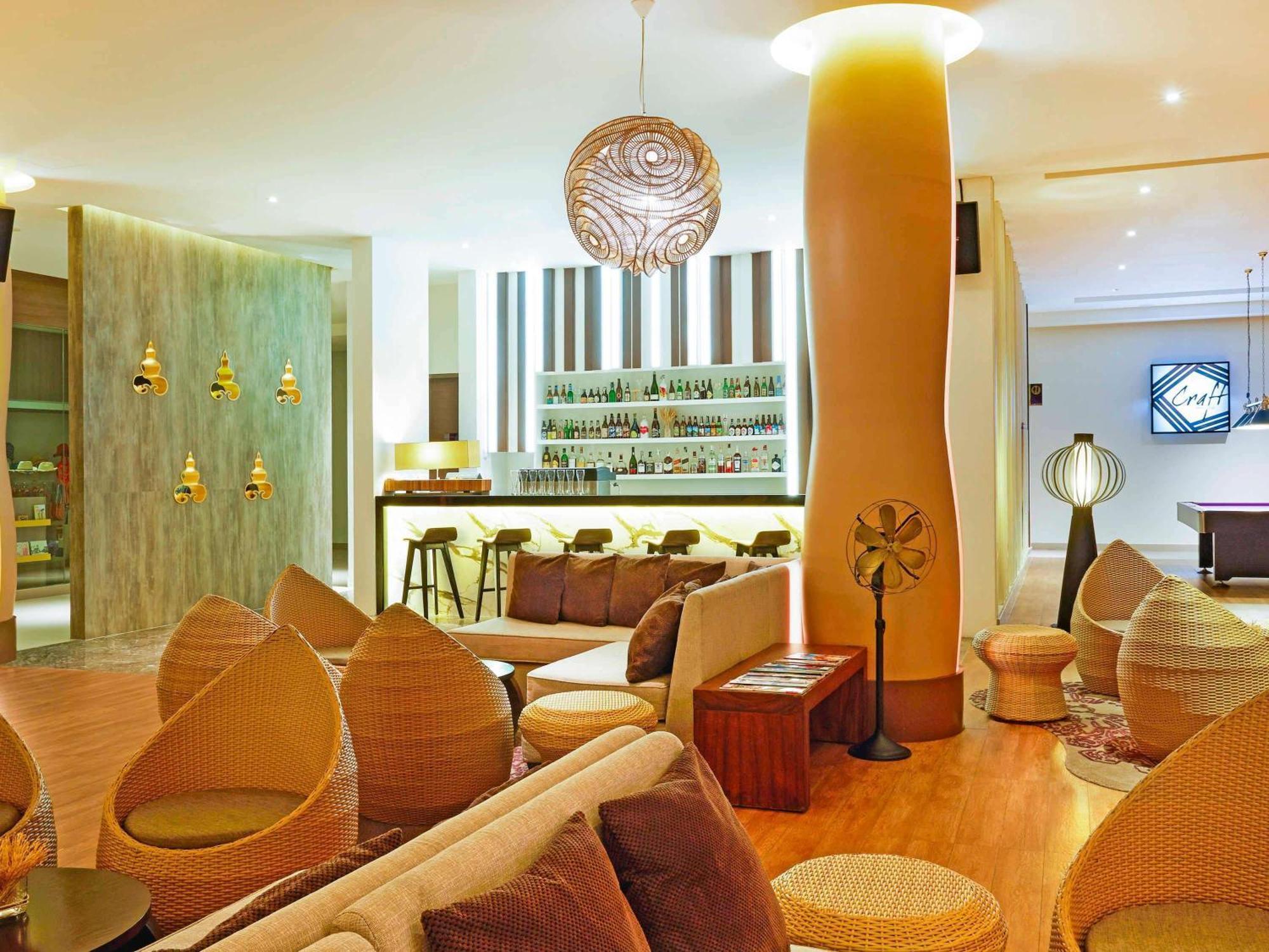 Grand Mercure Phuket Patong Ngoại thất bức ảnh The lounge at the airport